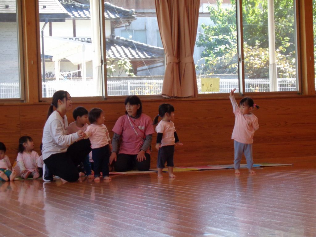 うんどうあそび、たのしかったね（０～２歳）